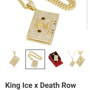 Gold Pendant Necklace